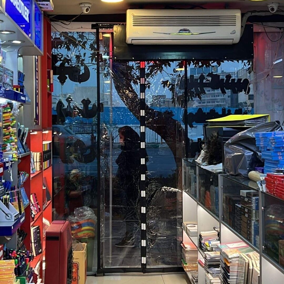 پرده پلاستیکی آهنربایی برای درب فروشگاه
